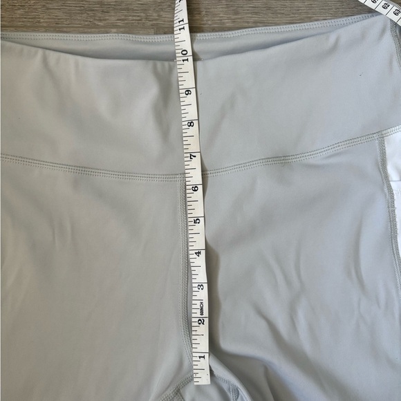 Mondetta Cropped Leggings Gray Yellow Side Pockets Activewear Pants Size Medium - Picture 8 of 10